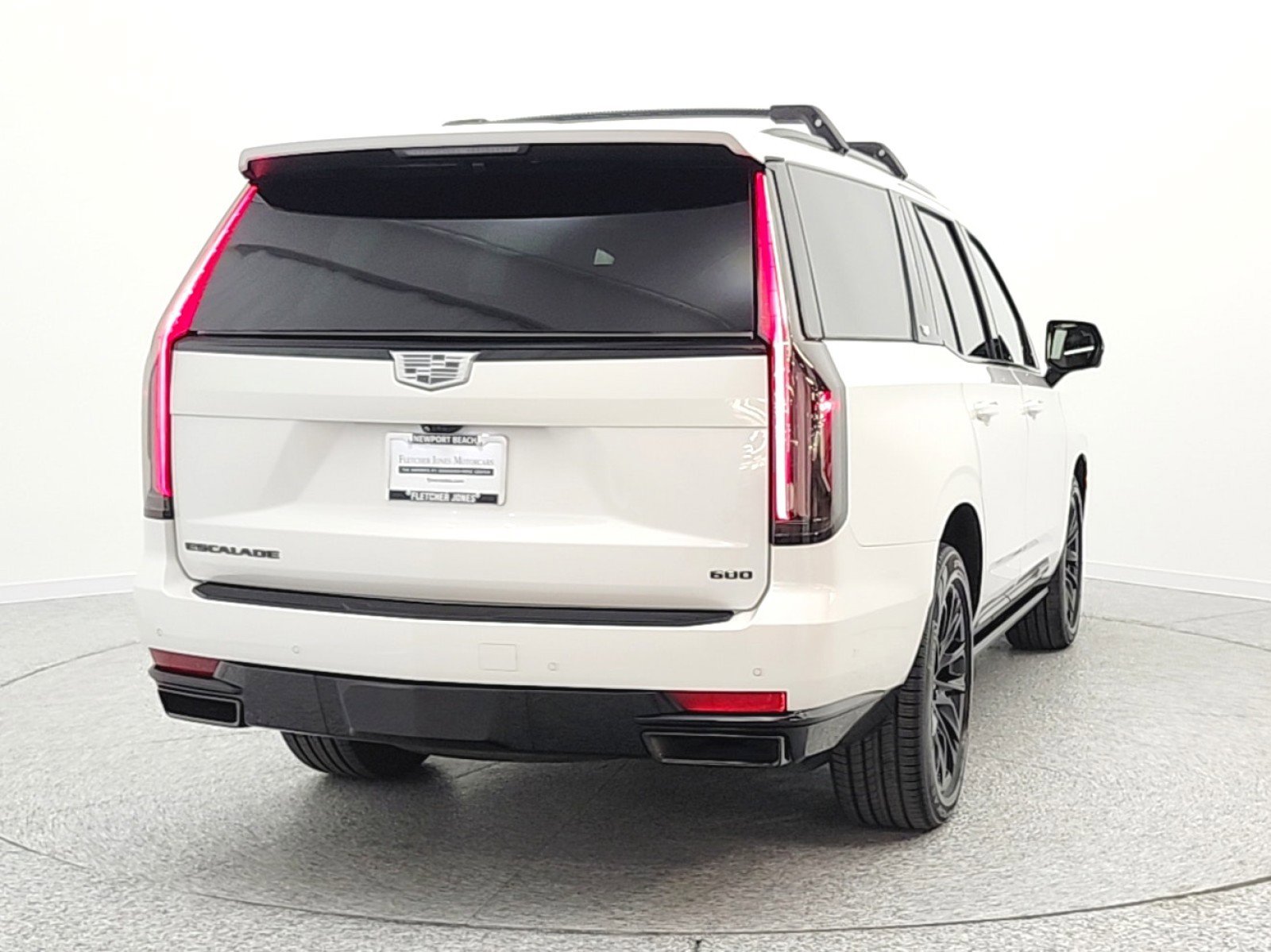 Used 2022 Cadillac Escalade Sport Platinum w/ Heavy-Duty Trailer Package image 5