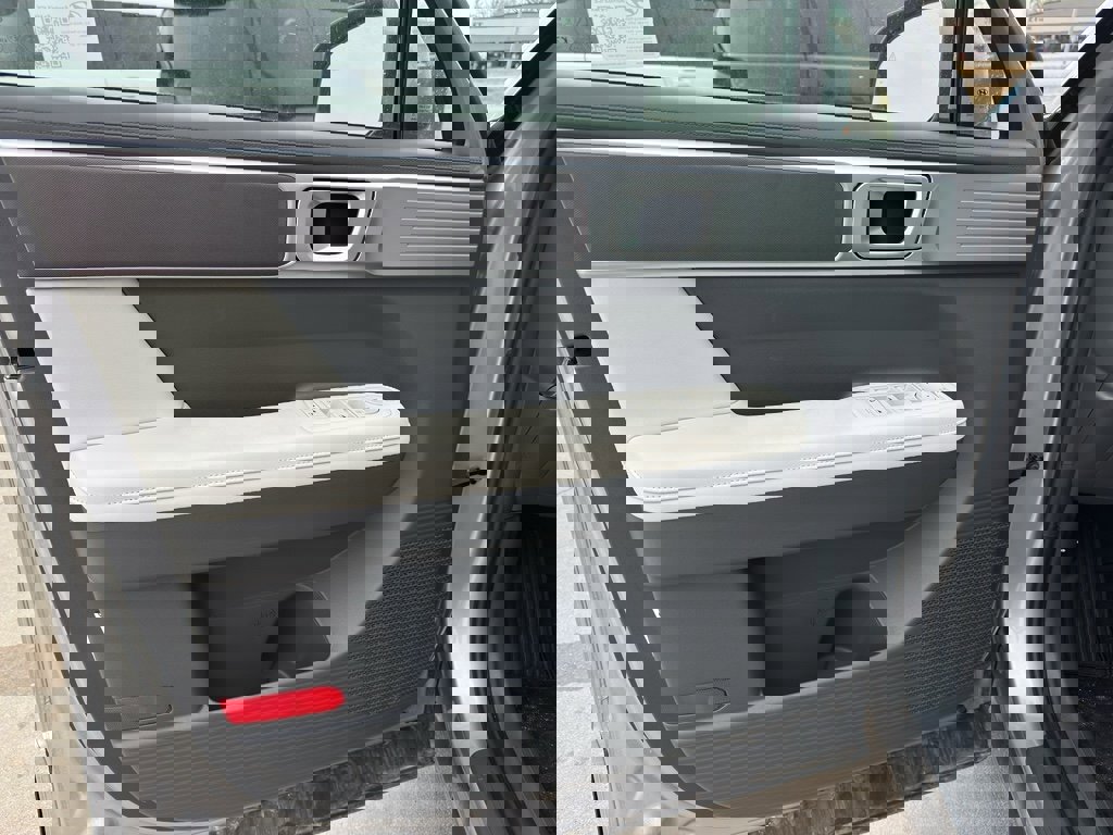 New 2025 Hyundai Santa Fe SEL image 10