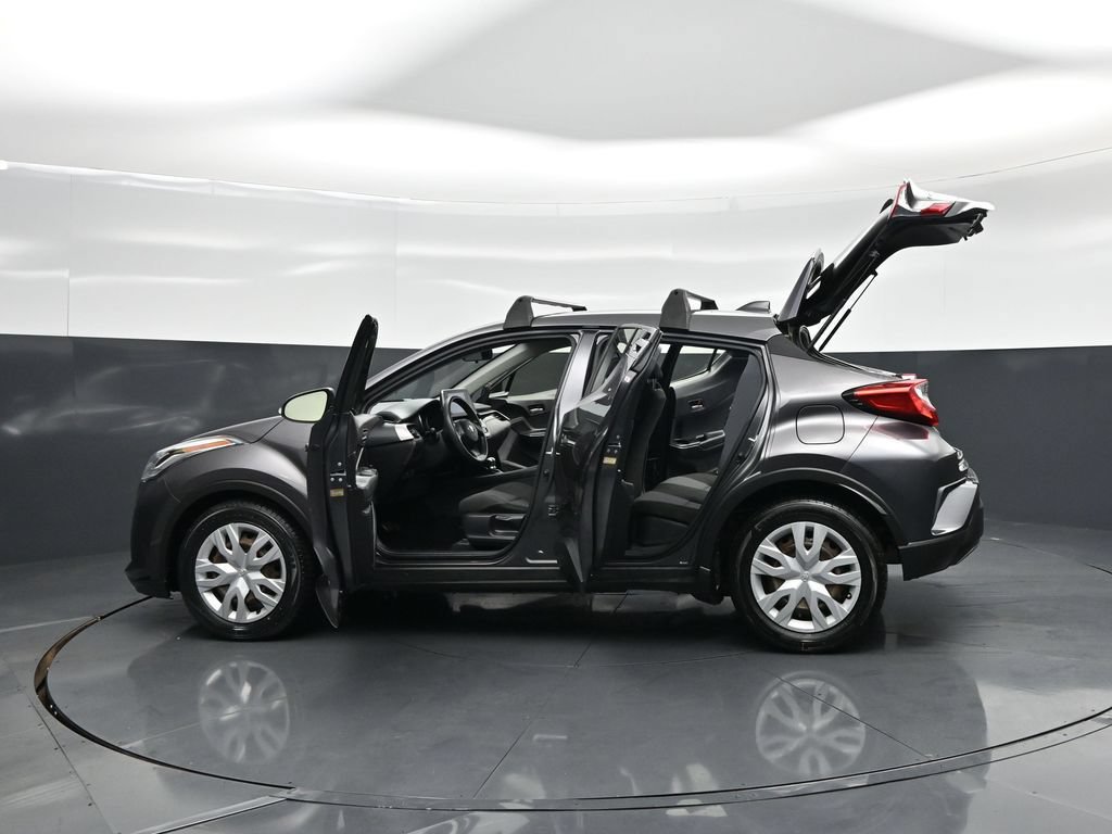Used 2020 Toyota C-HR LE FWD image 32