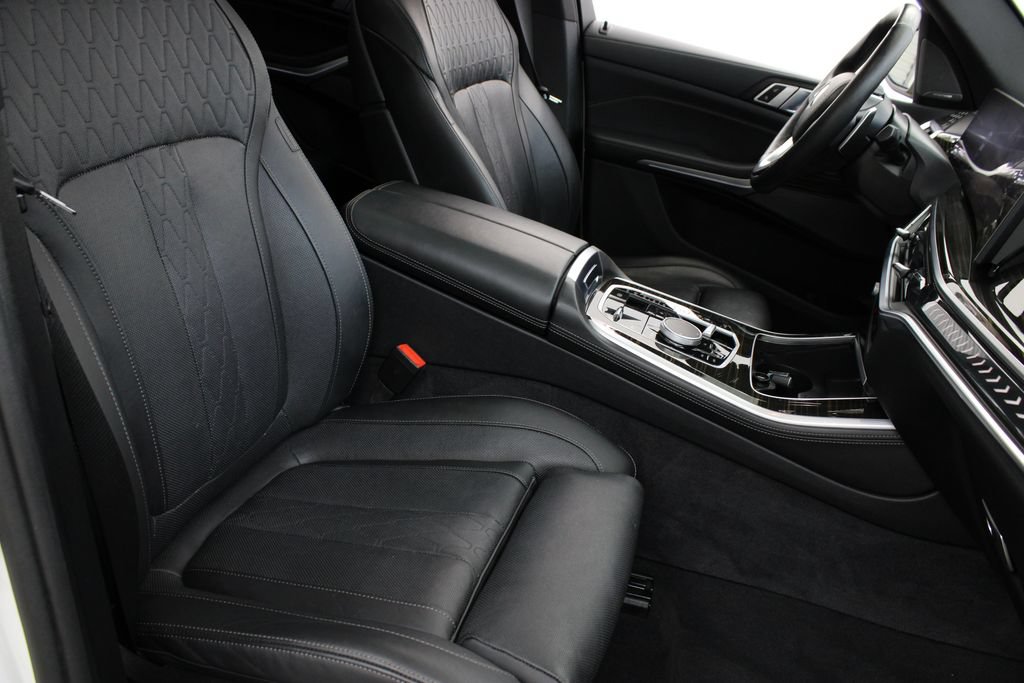 Used 2025 BMW X5 xDrive50e AWD/4WD image 26