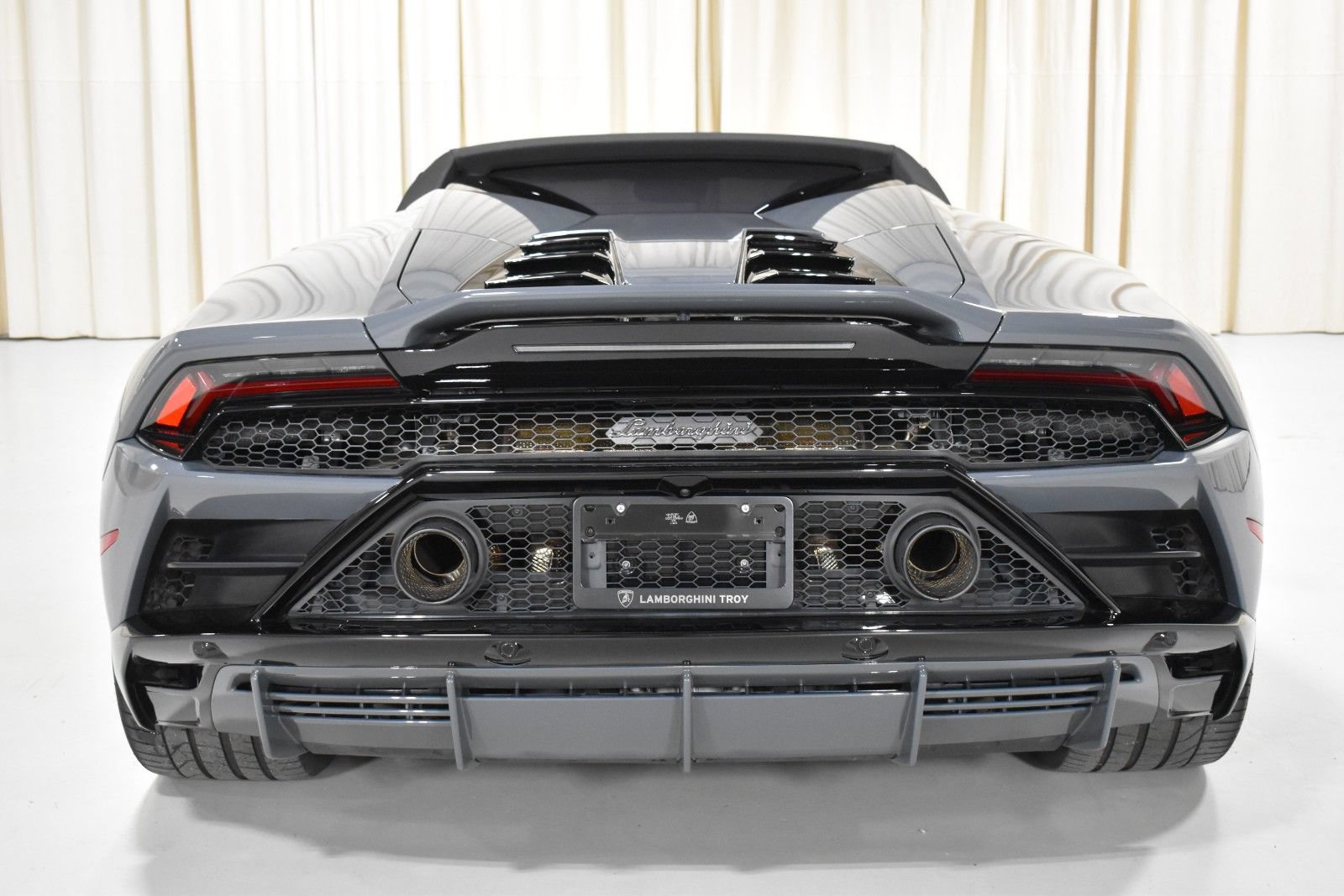 Used 2020 Lamborghini Huracan EVO AWD/4WD image 7