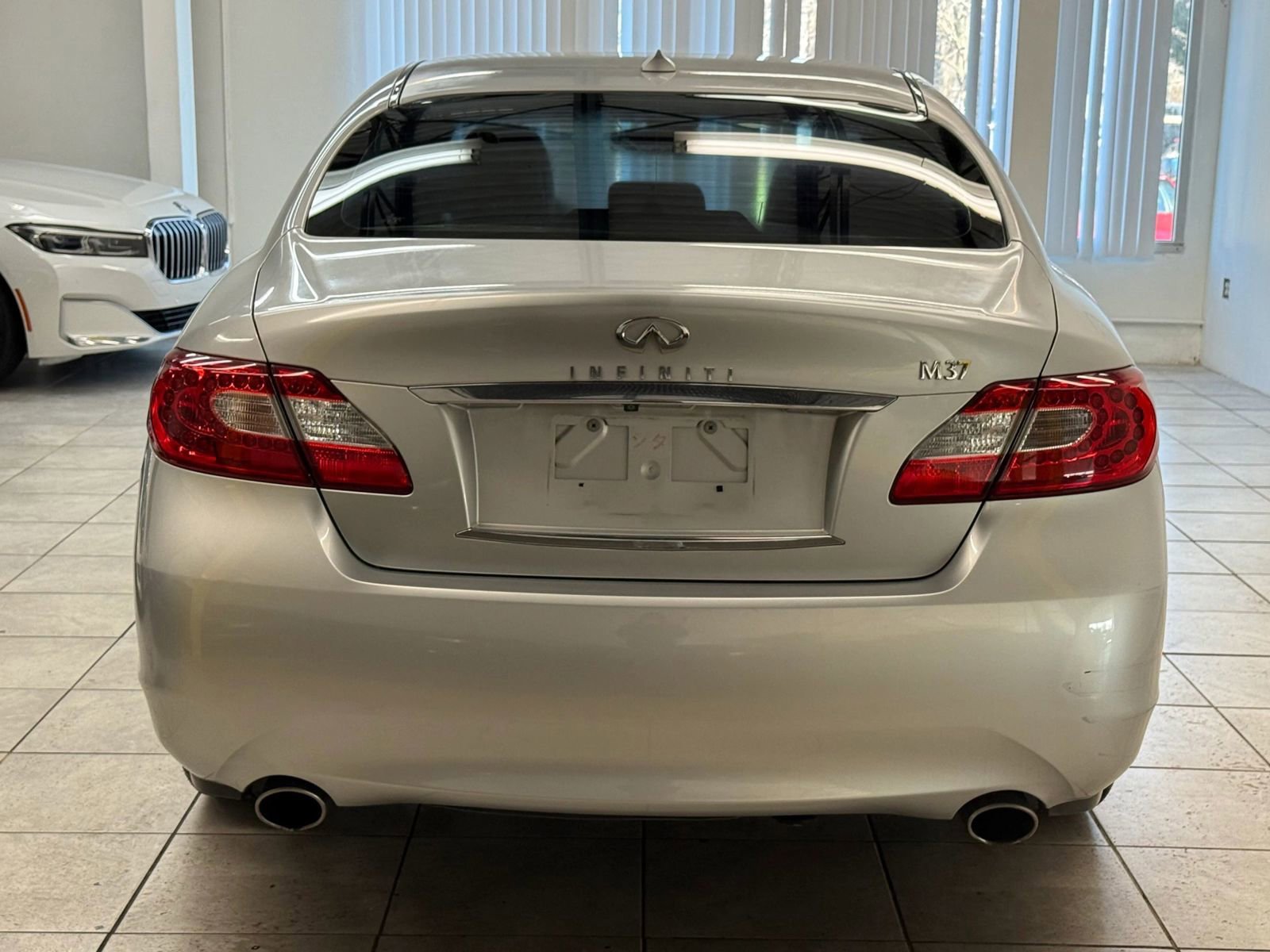 Used 2012 INFINITI M37 w/ Premium Pkg image 8