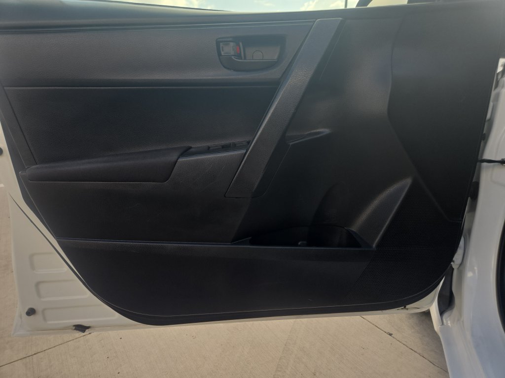 Used 2017 Toyota Corolla L w/ Carpet Mat Package (TMS) FWD image 10