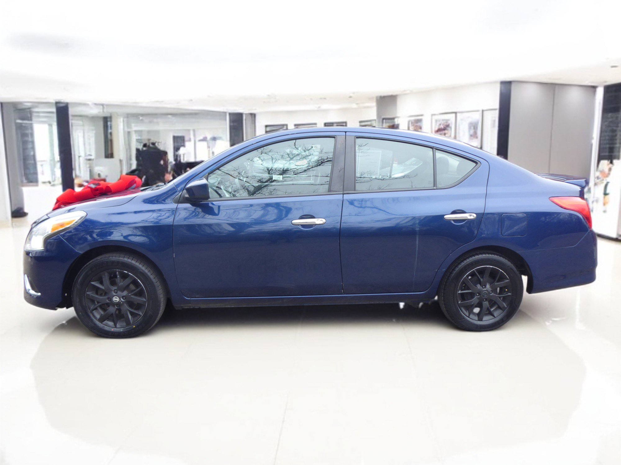 Used 2018 Nissan Versa SV w/ SV Special Edition Package image 7