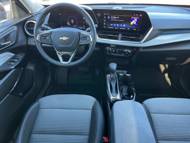 Certified 2025 Chevrolet Trax LT w/ LT Convenience Package image 17