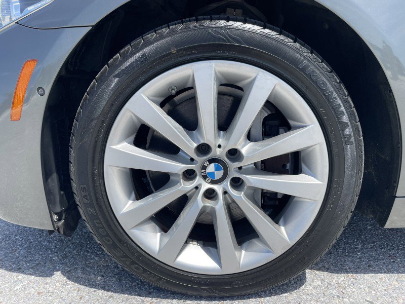 Used 2014 BMW 550i Sedan w/ Executive Package RWD image 25