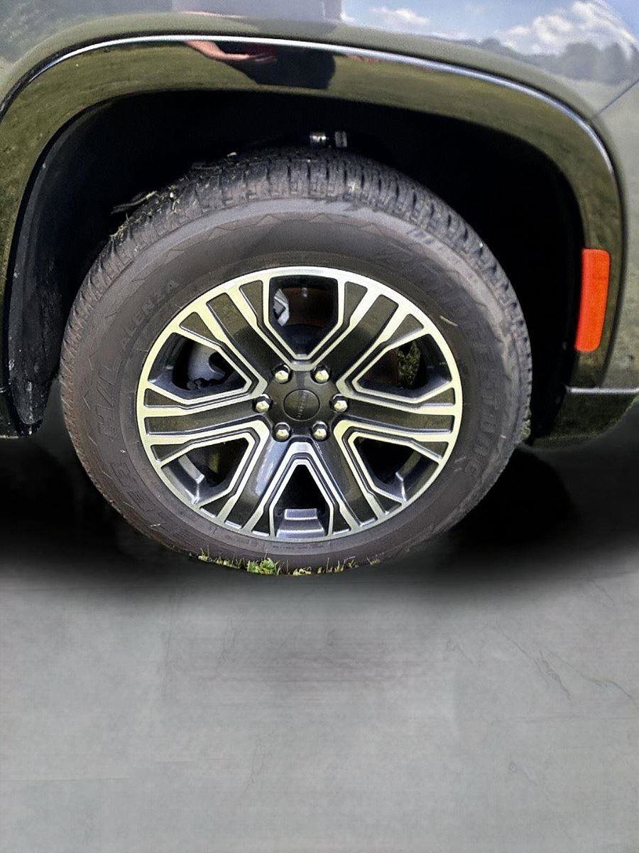 New 2024 Jeep Wagoneer 4WD w/ Premium Group I image 38