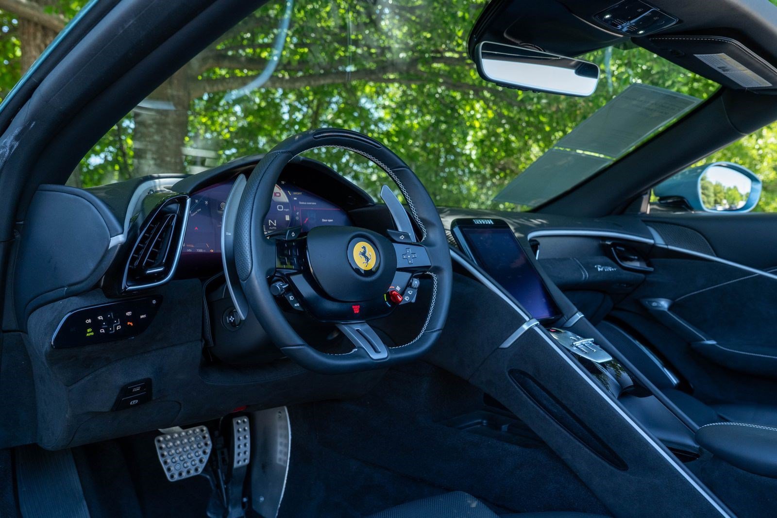 Used 2024 Ferrari Roma Spider RWD image 32