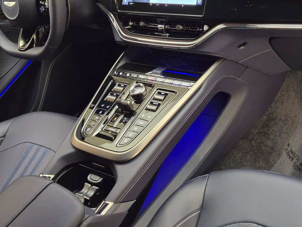 Used 2025 Aston Martin DBX 707 image 27