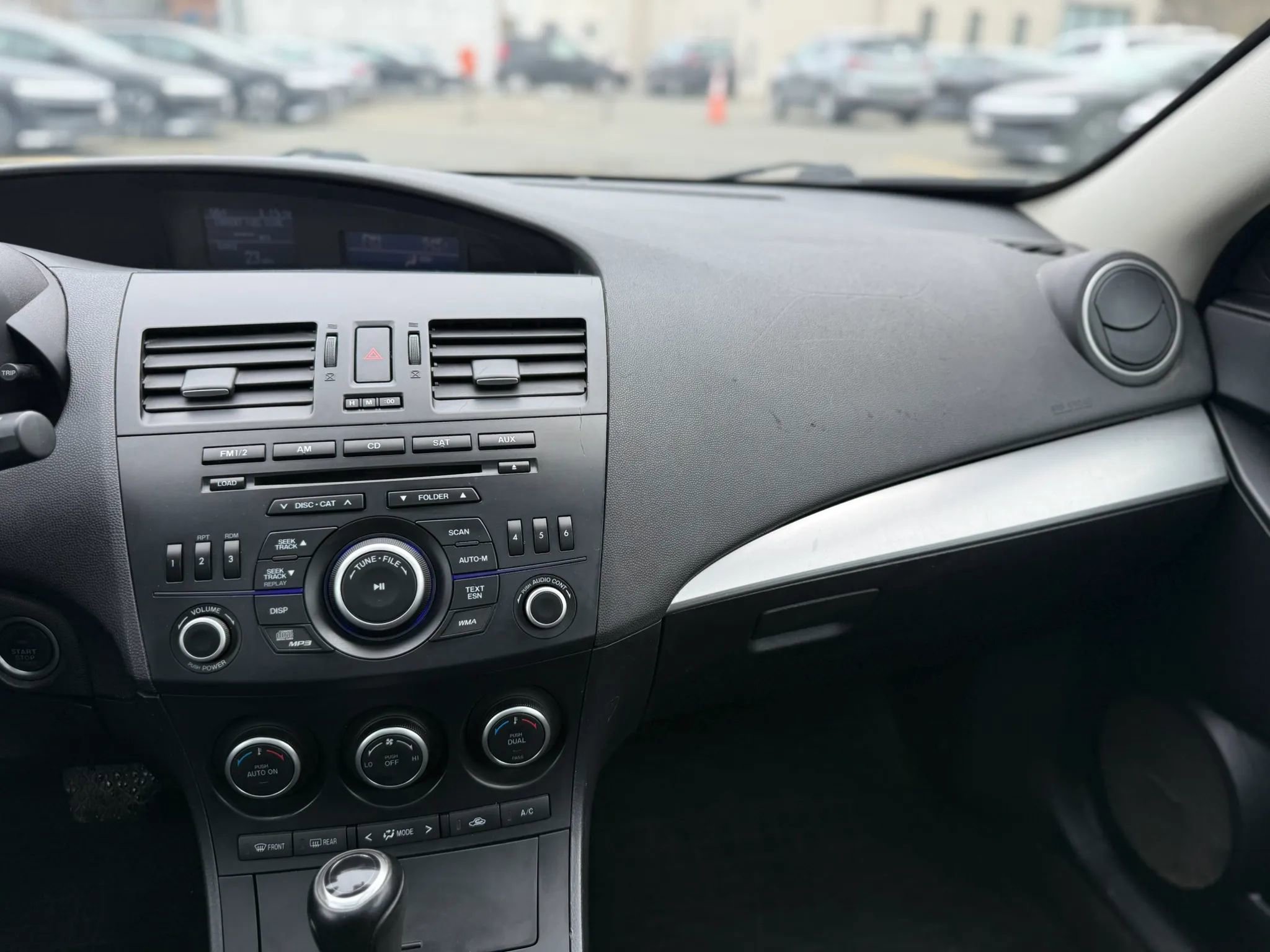 Used 2013 MAZDA MAZDA3 i Touring FWD image 25