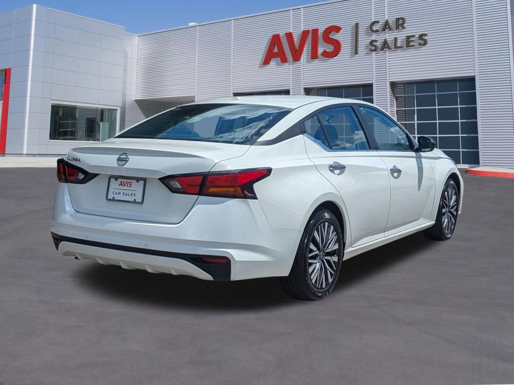 Used 2025 Nissan Altima 2.5 SV FWD image 6