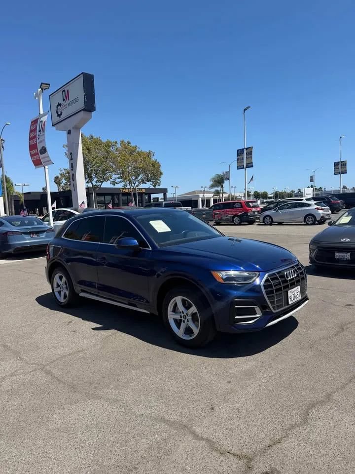 Used 2021 Audi Q5 2.0T Premium w/ Convenience Package AWD/4WD image 3