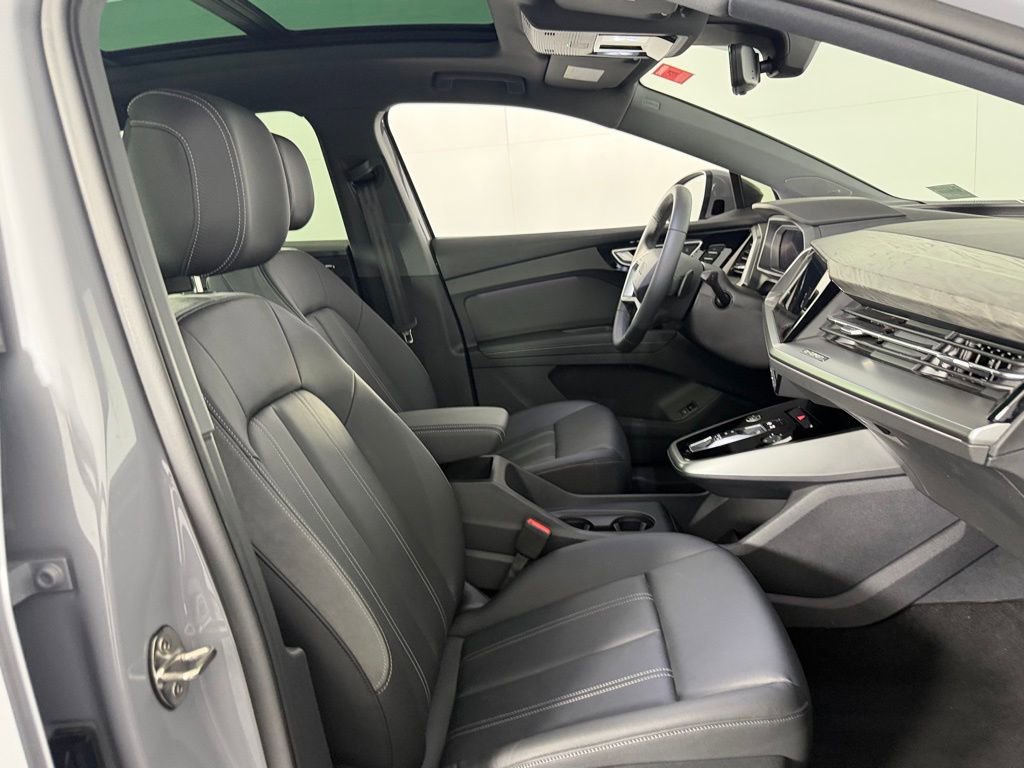 Used 2025 Audi Q4 e-tron Premium Plus w/ Premium Plus image 29