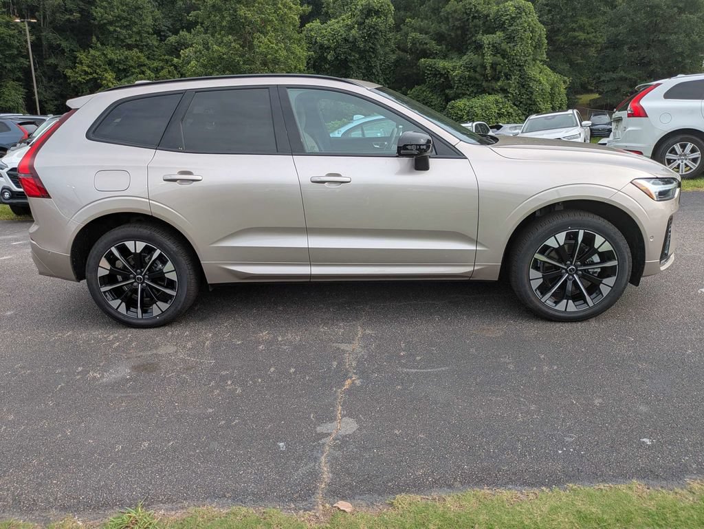 Certified 2026 Volvo XC60 B5 Plus w/ Protection Package Premier AWD/4WD image 7
