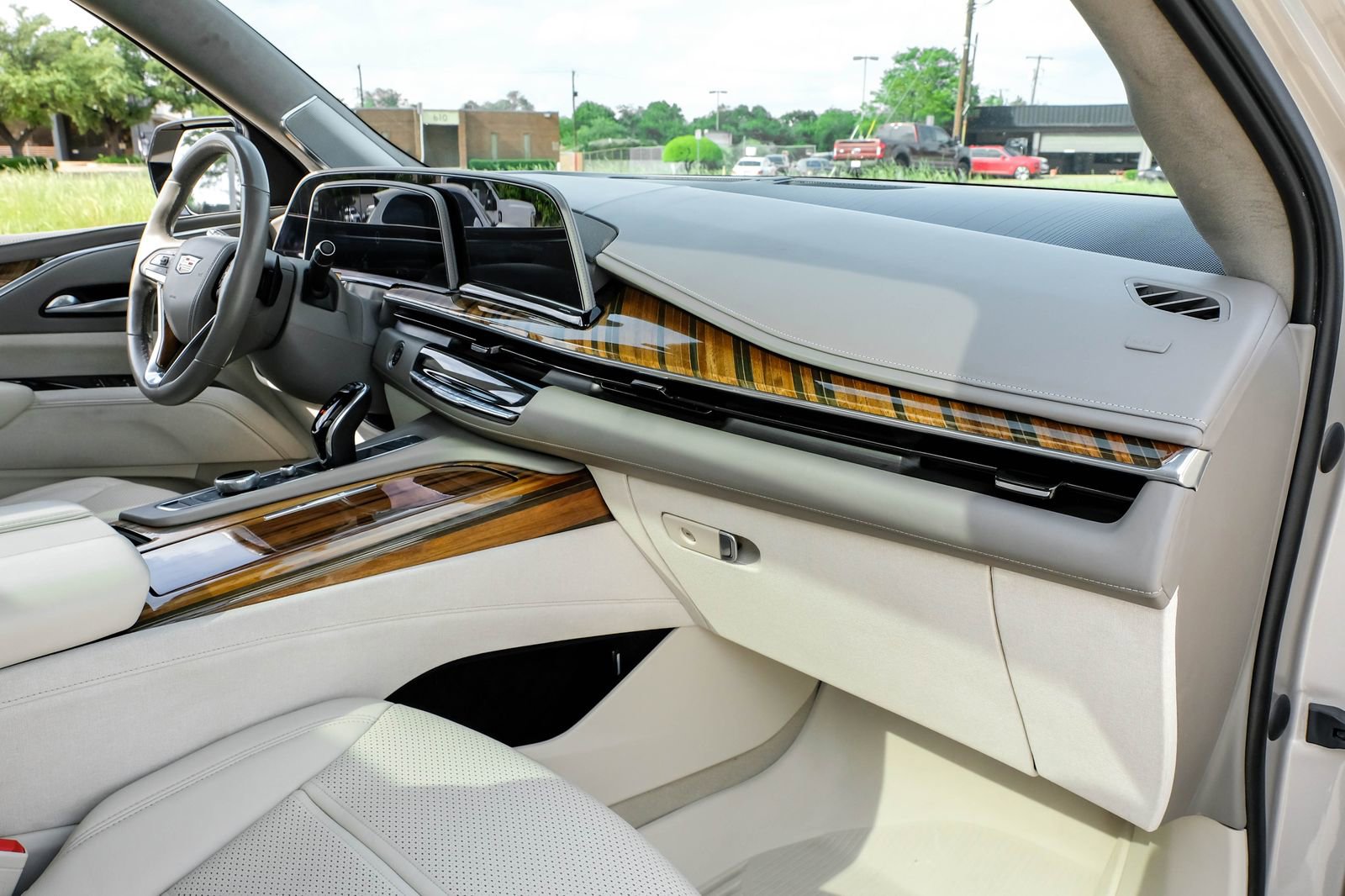 Used 2021 Cadillac Escalade Sport Platinum AWD/4WD image 14