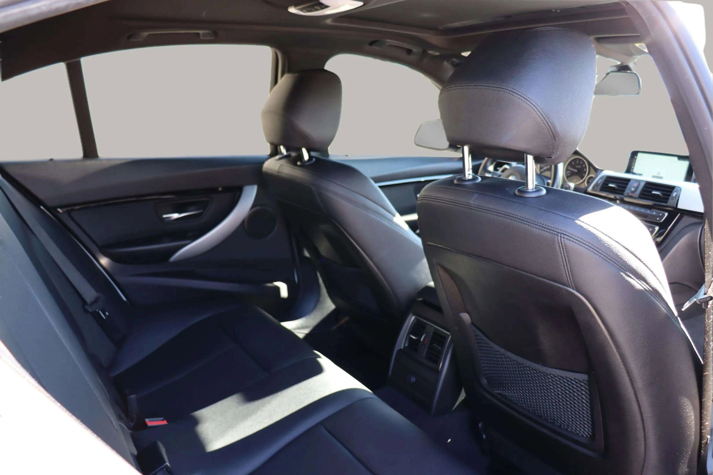 Used 2017 BMW 330i xDrive Sedan image 31