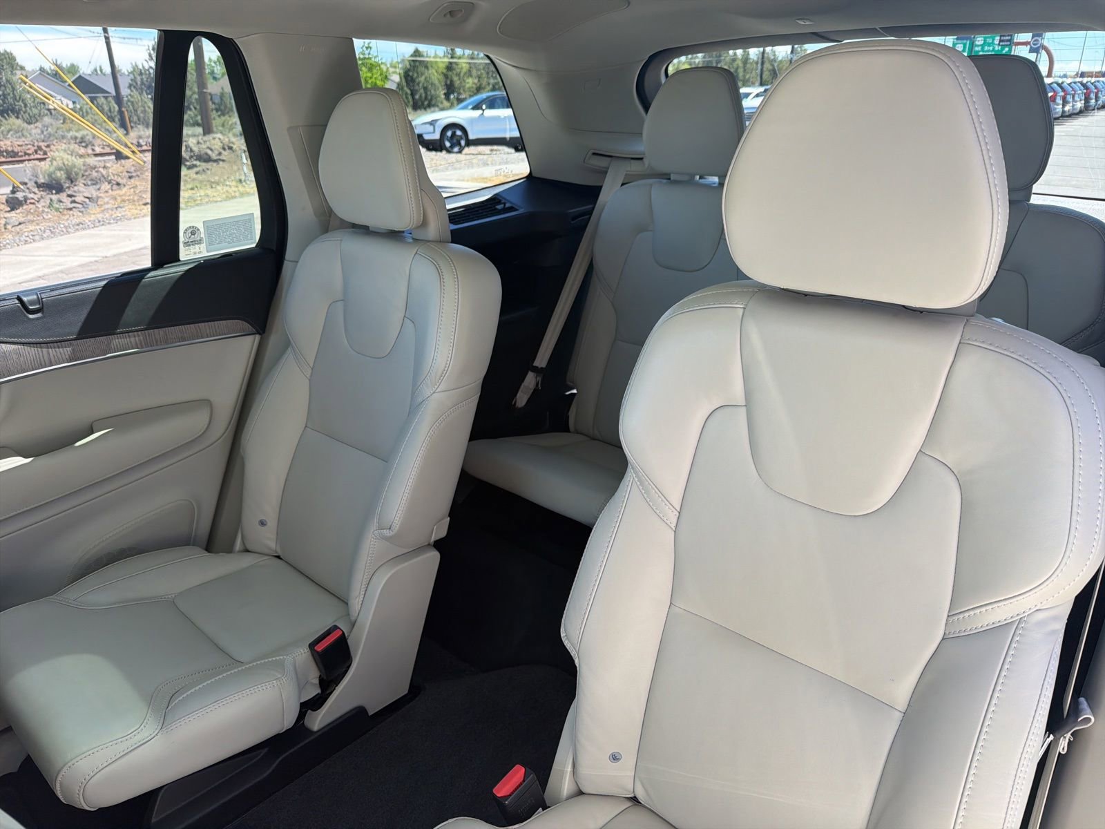Used 2023 Volvo XC90 T8 Ultimate AWD/4WD image 22