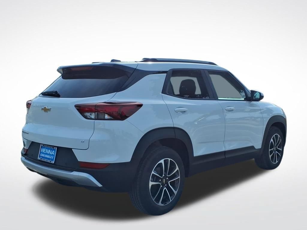 New 2026 Chevrolet TrailBlazer LT w/ Convenience Package FWD image 3
