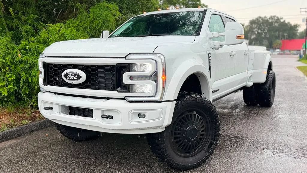 Used 2026 Ford F450 Lariat w/ FX4 Off-Road Package AWD/4WD image 3