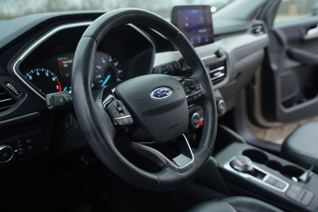 Used 2021 Ford Escape SEL FWD image 27