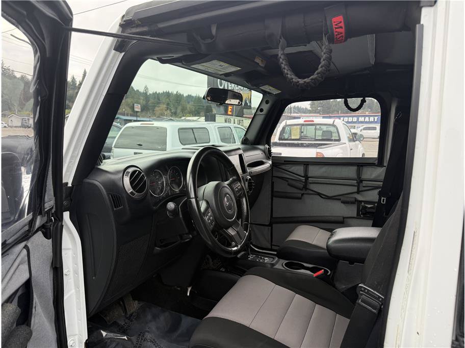 Used 2012 Jeep Wrangler Unlimited Sport w/ Connectivity Group AWD/4WD image 11