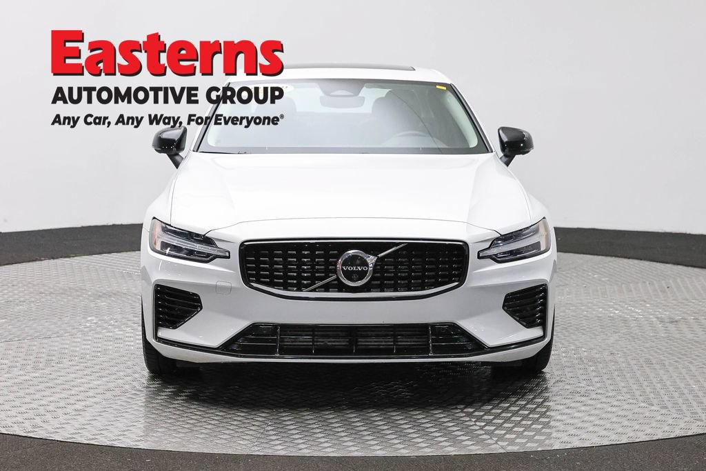 Used 2023 Volvo S60 T8 Plus AWD/4WD image 2