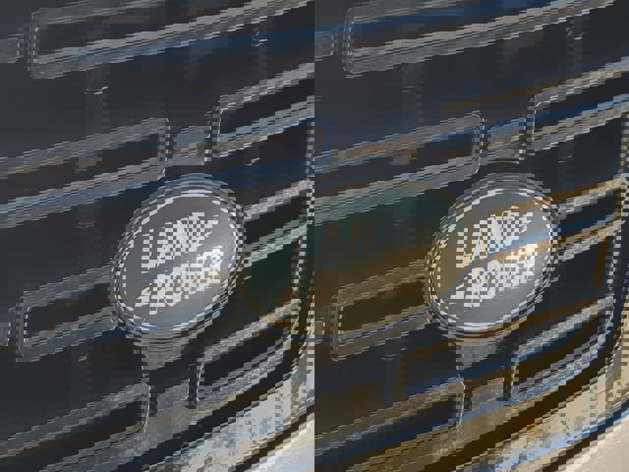 Used 2025 Land Rover Range Rover Sport SE image 12