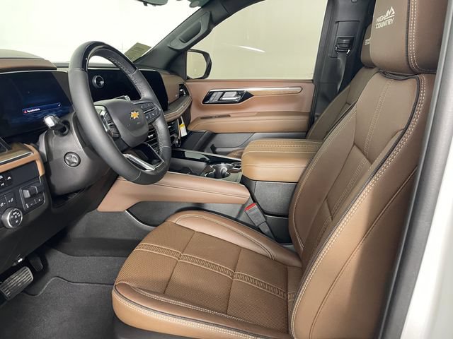 Certified 2025 Chevrolet Tahoe High Country AWD/4WD image 2