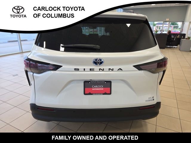 Used 2024 Toyota Sienna XLE FWD image 8
