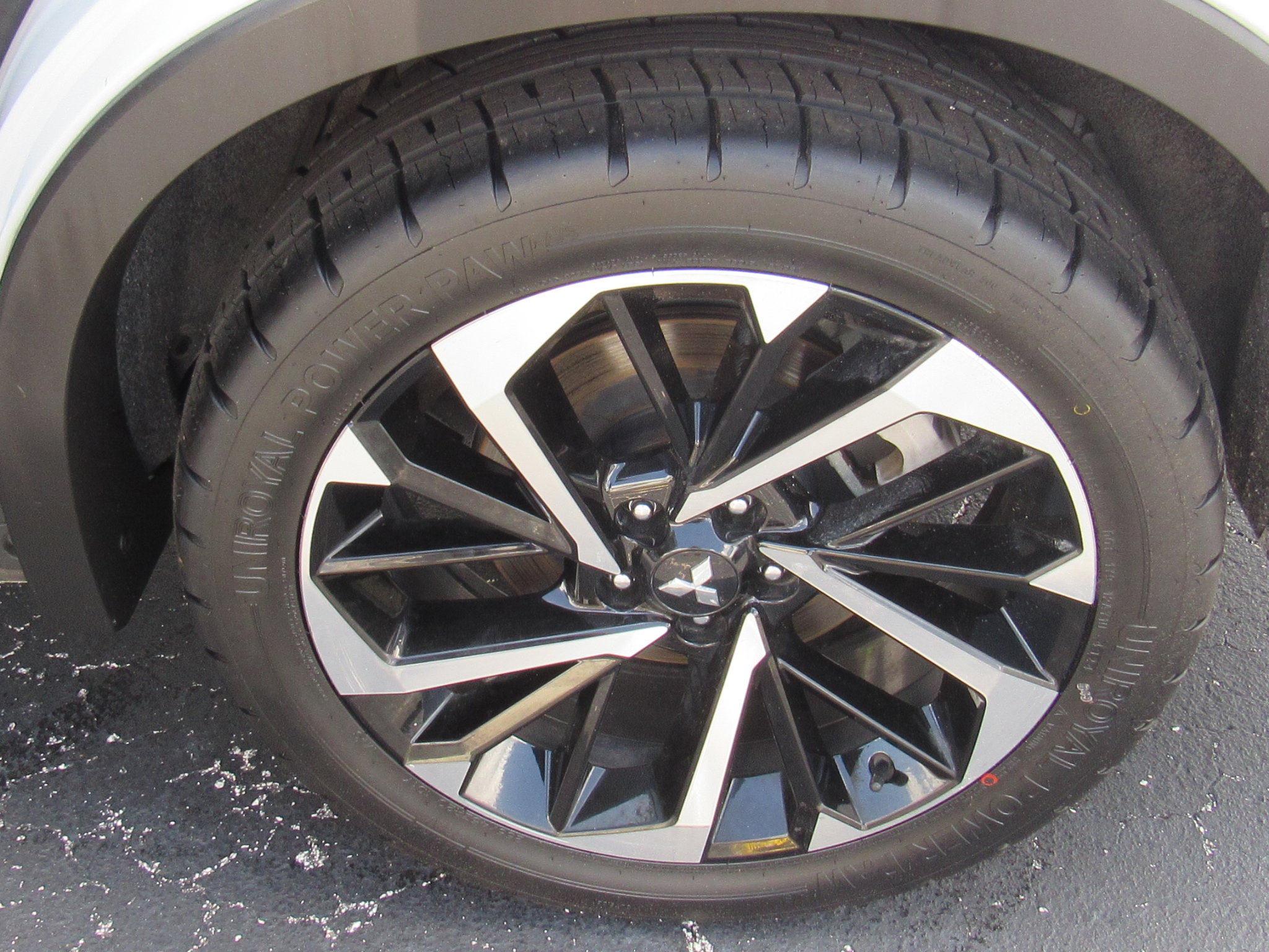 Used 2022 Mitsubishi Outlander SE image 10