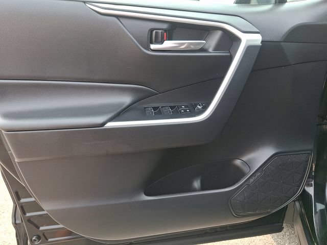 Used 2024 Toyota RAV4 XLE AWD/4WD image 12