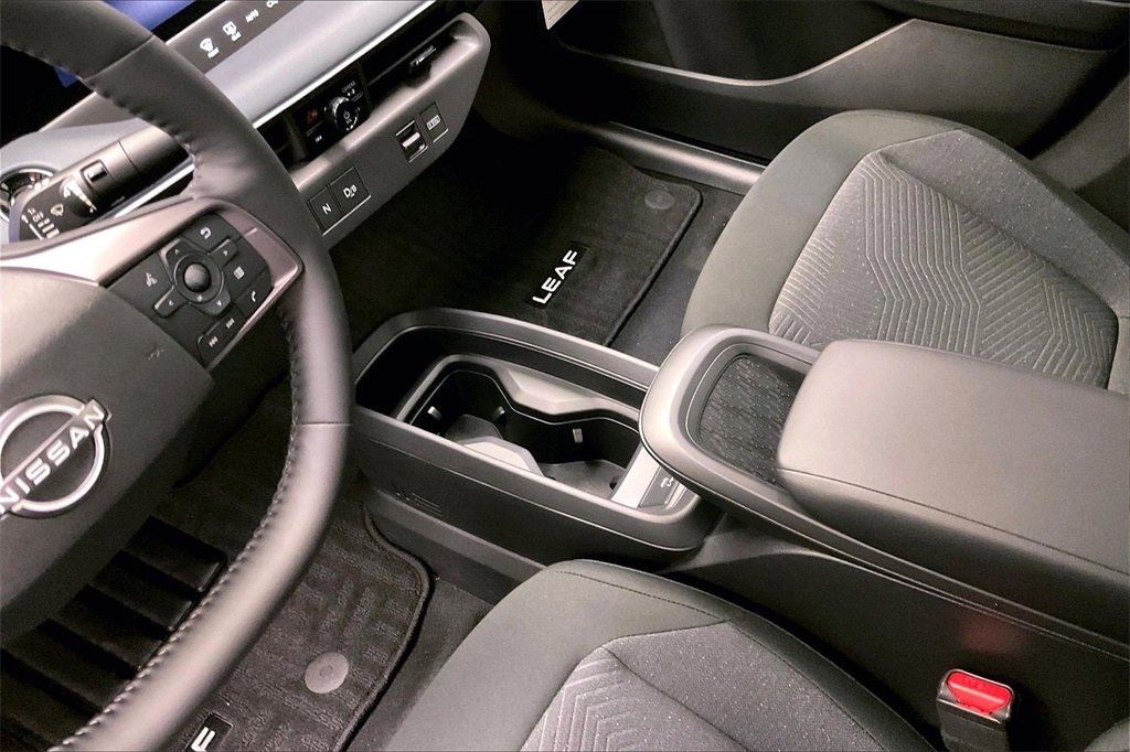 New 2026 Nissan Leaf image 8