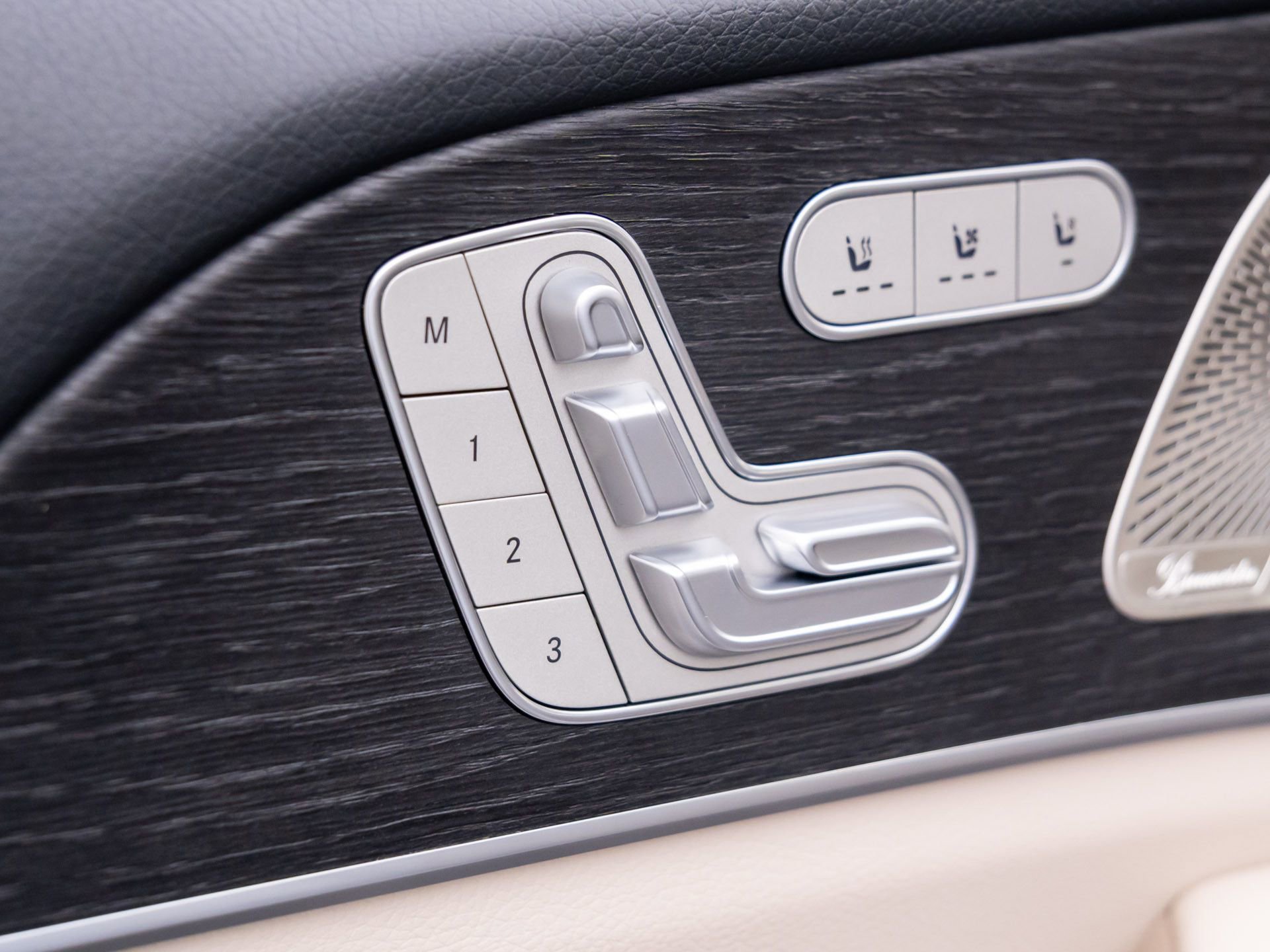New 2026 Mercedes-Benz GLS 450 4MATIC image 16