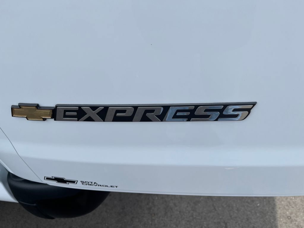 New 2026 Chevrolet Express 2500 RWD image 30