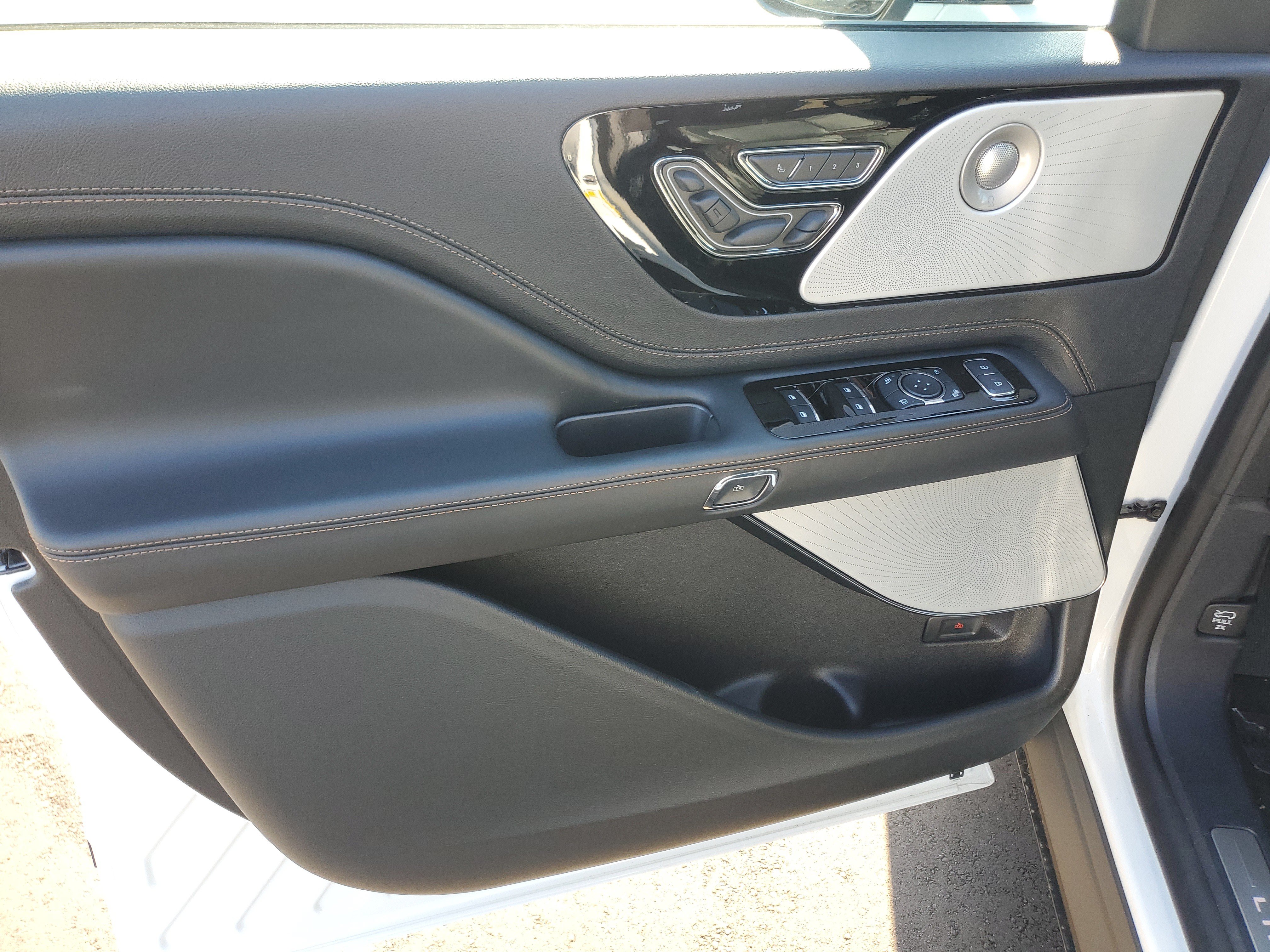 New 2027 Lincoln Aviator Black Label w/ Black Label Special Edition AWD/4WD image 8