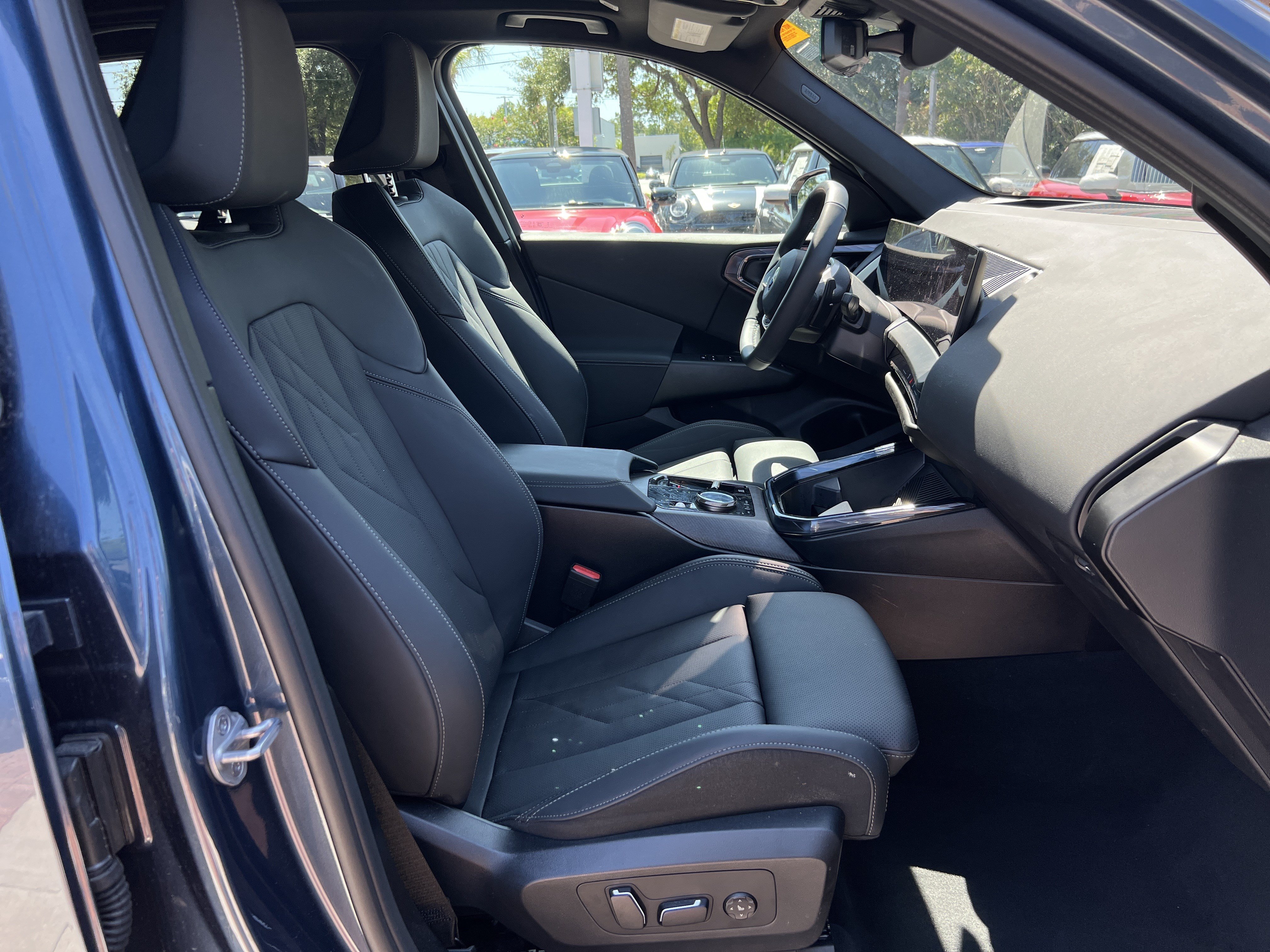 Used 2025 BMW X3 xDrive30i w/ Premium Package AWD/4WD image 32