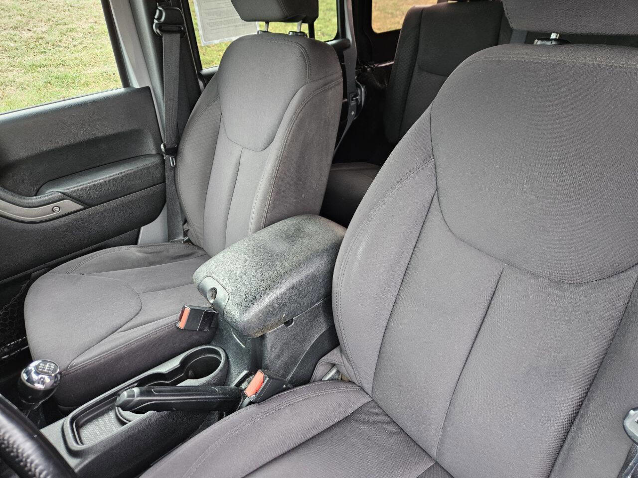 Used 2014 Jeep Wrangler Unlimited Sport w/ Quick Order Package 23S AWD/4WD image 12