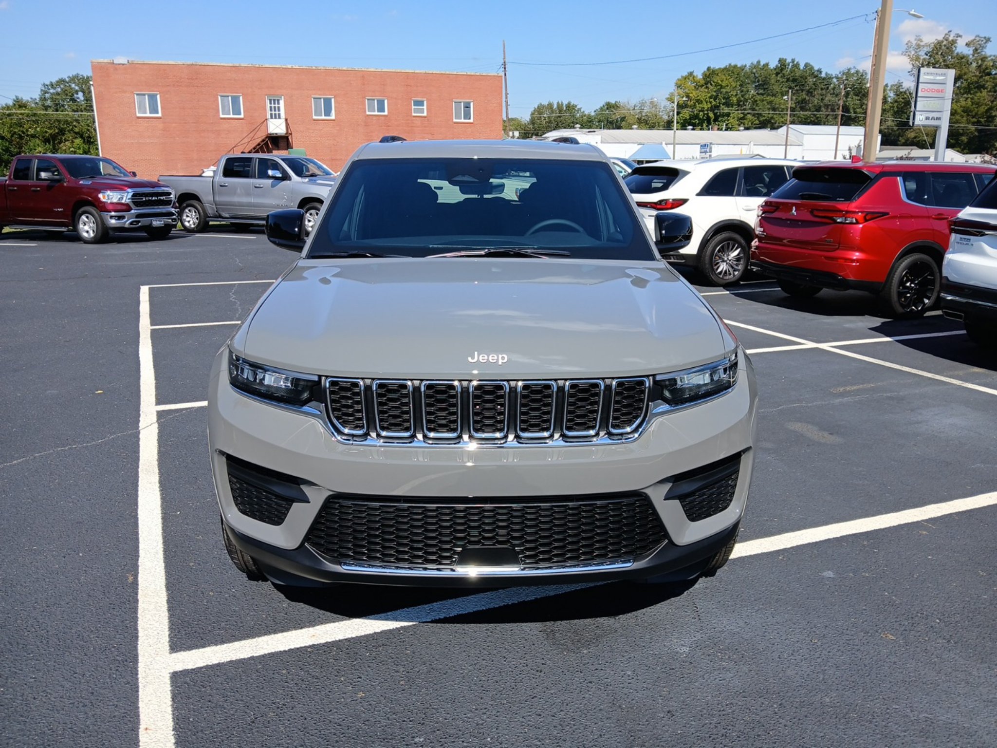 New 2027 Jeep Grand Cherokee Laredo X RWD image 14