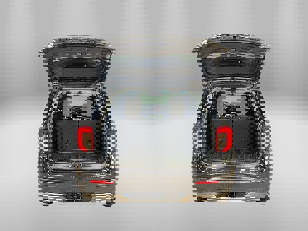 Used 2022 Ford Explorer XLT w/ Equipment Group 202A image 40