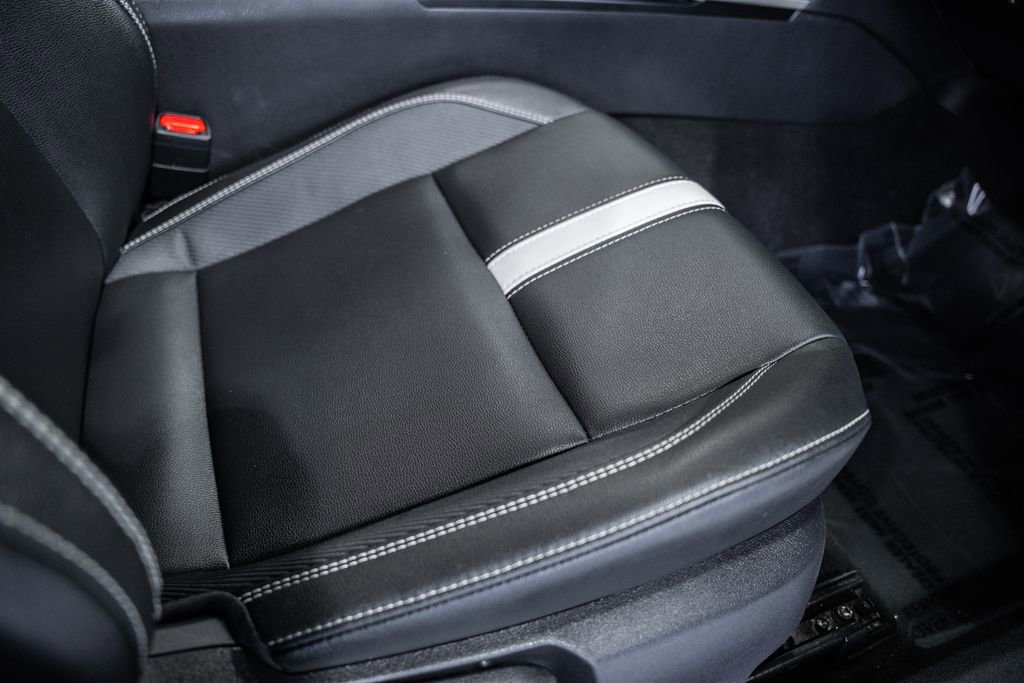 Used 2025 Toyota Camry SE image 31