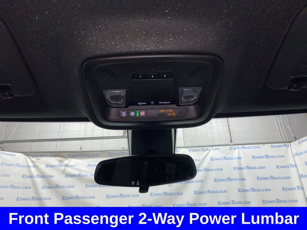 Used 2022 Chevrolet Traverse LT image 25