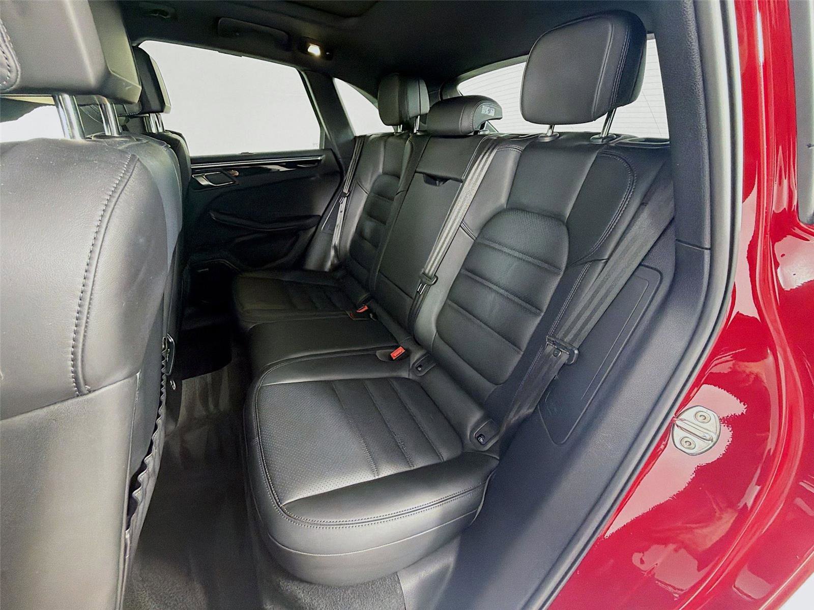 Certified 2023 Porsche Macan S AWD/4WD image 21