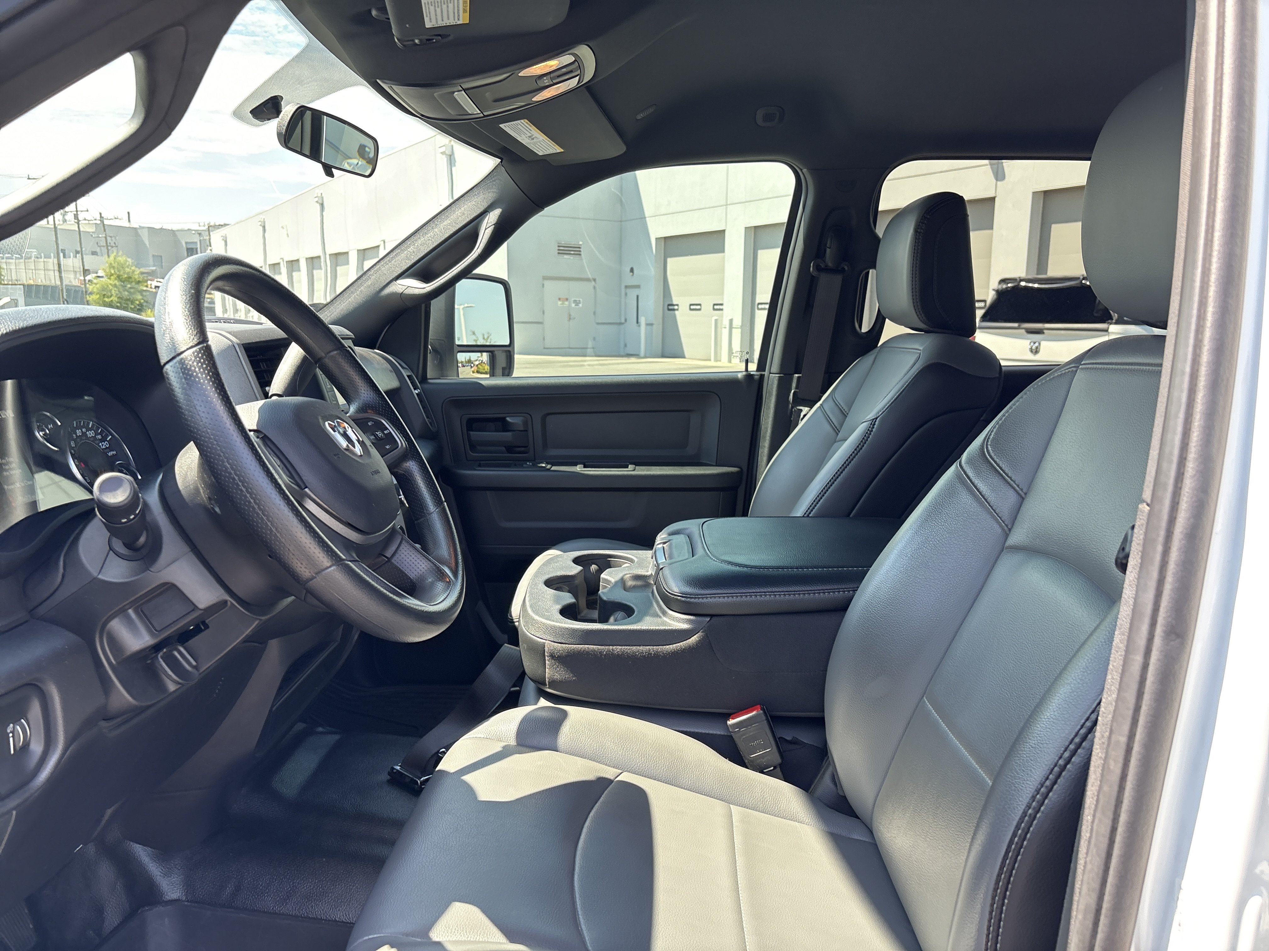 Used 2024 RAM 2500 Tradesman w/ Chrome Appearance Group AWD/4WD image 17