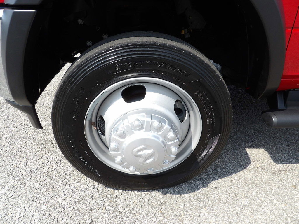 Used 2021 RAM 5500 Tradesman w/ Chrome Appearance Group RWD image 57