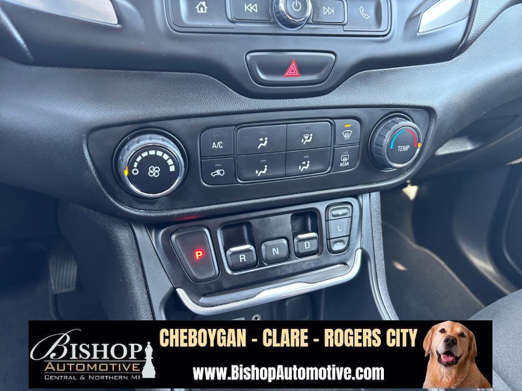 Used 2021 GMC Terrain SLE image 27