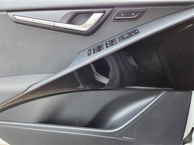 Certified 2024 Kia Niro SX Touring image 16