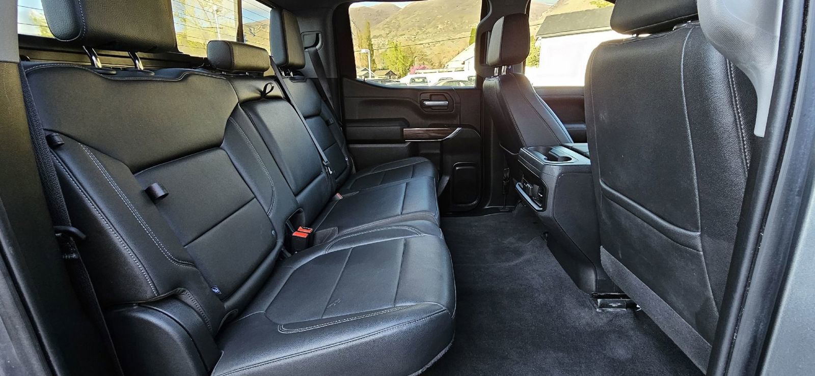 Used 2022 Chevrolet Silverado 1500 LT Trail Boss w/ LT Trail Boss Premium Package AWD/4WD image 19