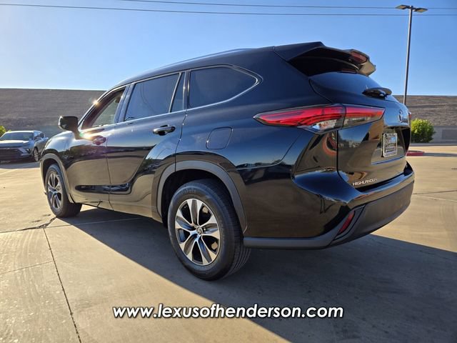 Used 2020 Toyota Highlander XLE FWD image 4