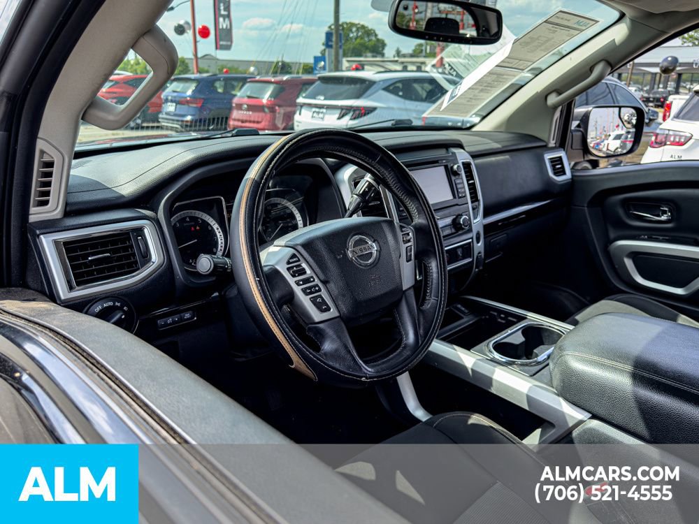 Used 2018 Nissan Titan SV w/ SV Convenience Package AWD/4WD image 11