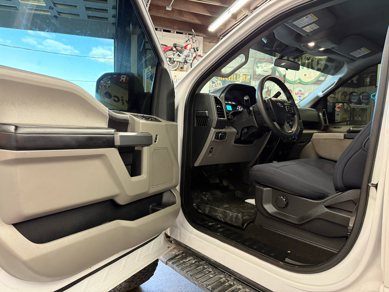 Used 2019 Ford F150 XLT image 12